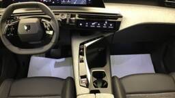 PEUGEOT 3008 3008 Hybrid 145 e-DCS6 Business5 portes VP Essence sans plomb072025