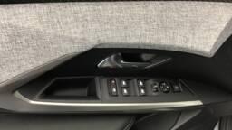 PEUGEOT 3008 3008 Hybrid 145 e-DCS6 Business5 portes VP Essence sans plomb072025