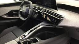 PEUGEOT 3008 3008 Hybrid 145 e-DCS6 Business5 portes VP Essence sans plomb072025