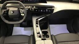 PEUGEOT 3008 3008 Hybrid 145 e-DCS6 Business5 portes VP Essence sans plomb072025