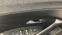 PEUGEOT 408 408 PureTech 130 ch S&S EAT8 Allure5 portes VP Essence sans plomb102022 - 032024