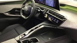 PEUGEOT 5008 5008 Hybrid 145 e-DCS6 GT5 portes VP Essence sans plomb032025 