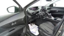 PEUGEOT 5008 5008 PureTech 130 Allure