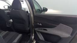 PEUGEOT 5008 5008 PureTech 130 EAT8 Active +GPS