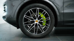 PORSCHE CAYENNE CAYENNE E-Hybrid 3.0 V6 470 ch