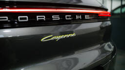 PORSCHE CAYENNE CAYENNE E-Hybrid 3.0 V6 470 ch
