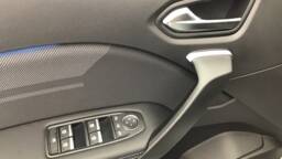 RENAULT CAPTUR 4 Captur E-Tech full hybrid 145 ch esprit Alpine5 portes VP Essence Courant électrique042024 - 052025