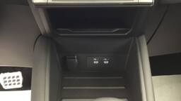 RENAULT CAPTUR 4 Captur E-Tech full hybrid 145 ch esprit Alpine5 portes VP Essence Courant électrique042024 - 052025