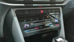 VOLKSWAGEN T-ROC T-ROC 2.0 TDI 150 START/STOP DSG7 LIFE PLUS + JANTES 17 + SIEGES CHAUFFANTS