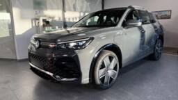 VOLKSWAGEN TIGUAN Tiguan TDI 150 DSG7 R-Line +Pack IQ.DRIVE Premium +Toit ouvrant panoramique +Jantes 20 "Leeds"