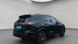 VOLKSWAGEN TIGUAN Tiguan TDI 150 DSG7 R-Line +Pack IQ.DRIVE Premium +Toit ouvrant panoramique +Jantes 20 "Leeds"