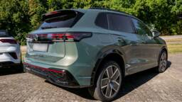 VOLKSWAGEN TIGUAN Tiguan TDI 150 DSG7 R-Line +Pack IQ.DRIVE Premium +Toit ouvrant panoramique +Jantes 20 "Leeds"