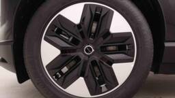 VOLVO EX30 CROSS COUNTRY EX30 51kWh 272 Single Motor Plus